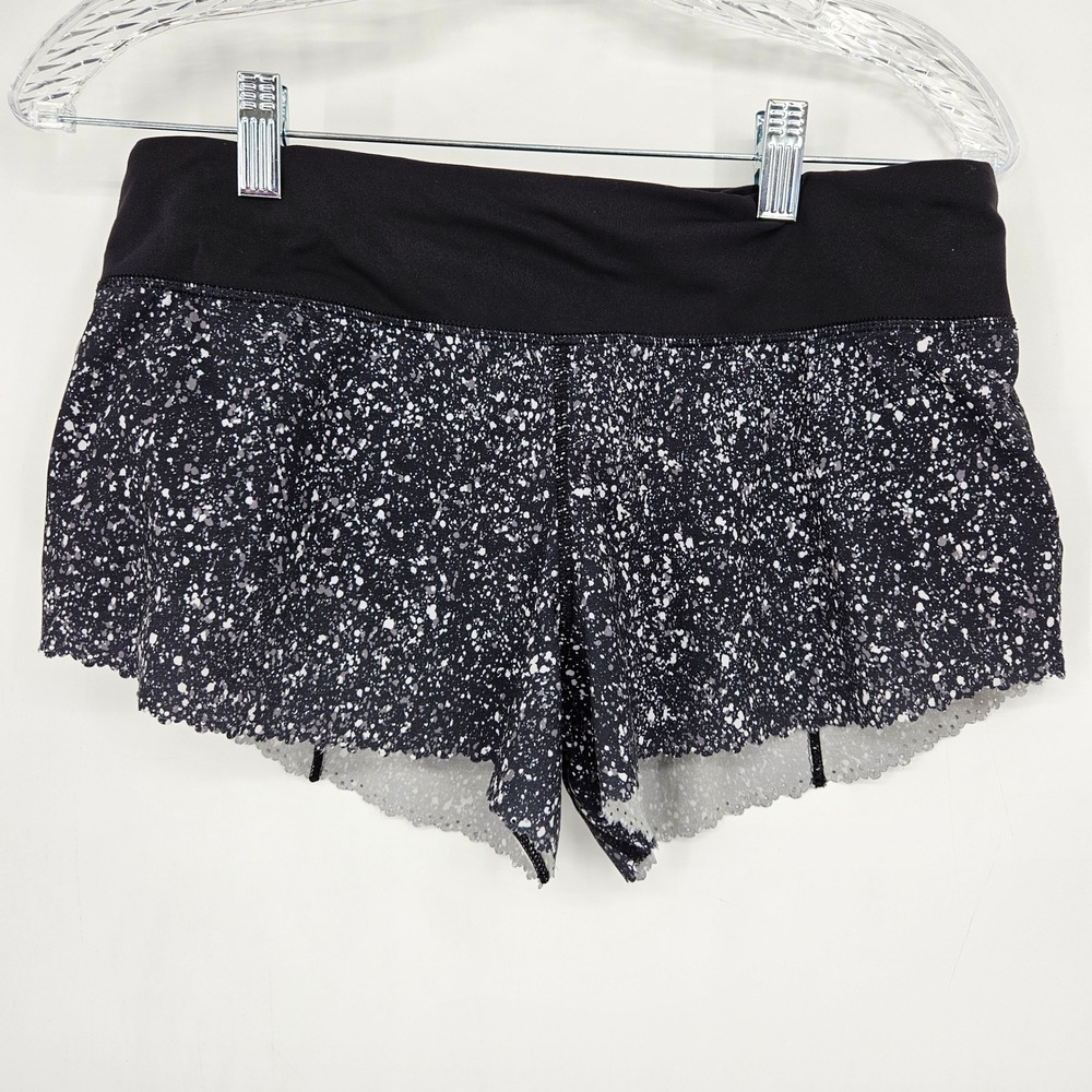 Lululemon Shorts Womens 6 Fast As‎ Light Black Gray Speckled Scallop Running